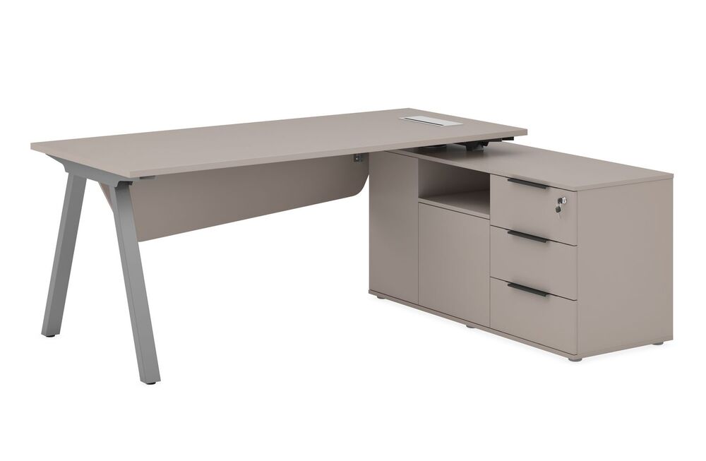 Стол руководителя с опорной тумбой правый