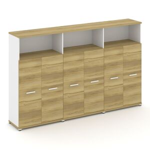 Шкаф три широкие секции, 4 ниши