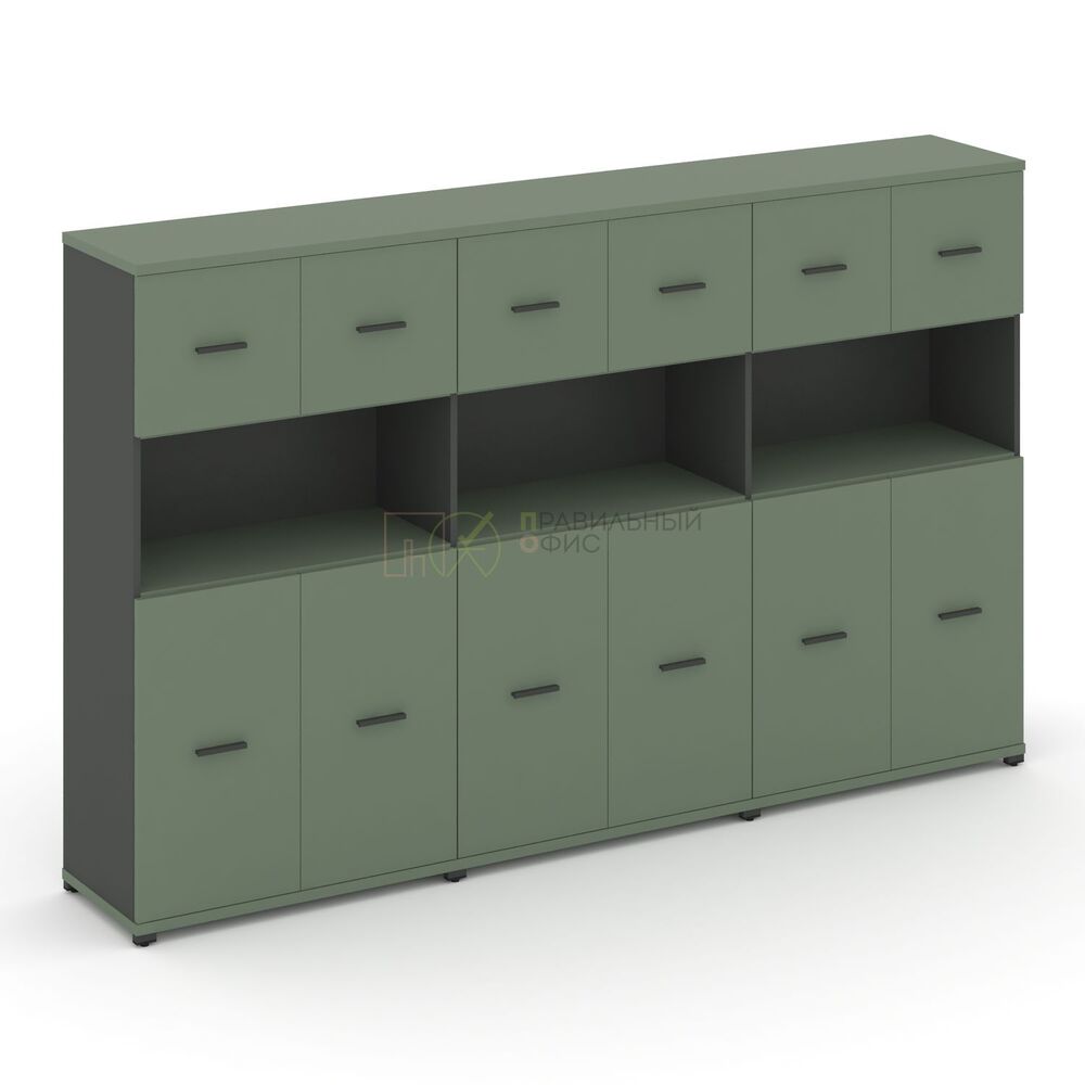 Шкаф три широкие секции, 4 ниши