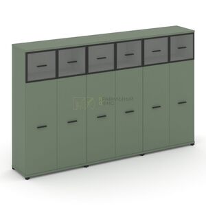 Шкаф три широкие секции, 4 ниши