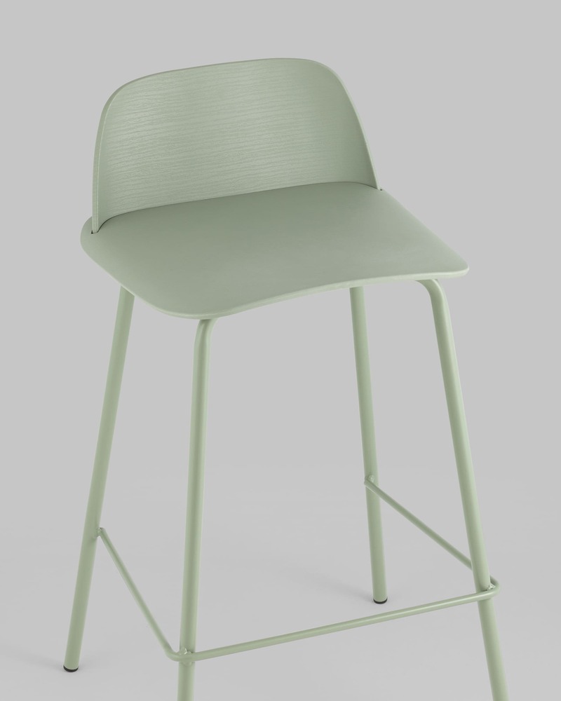 Комплект из четырех стульев полубарных