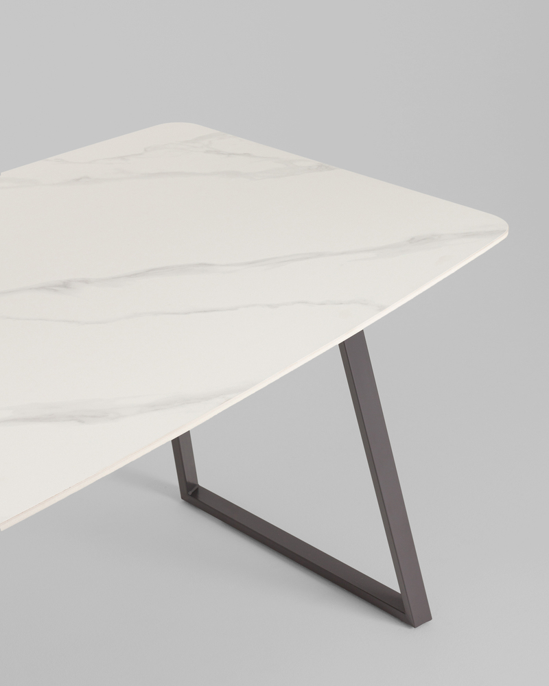 Стол обеденный