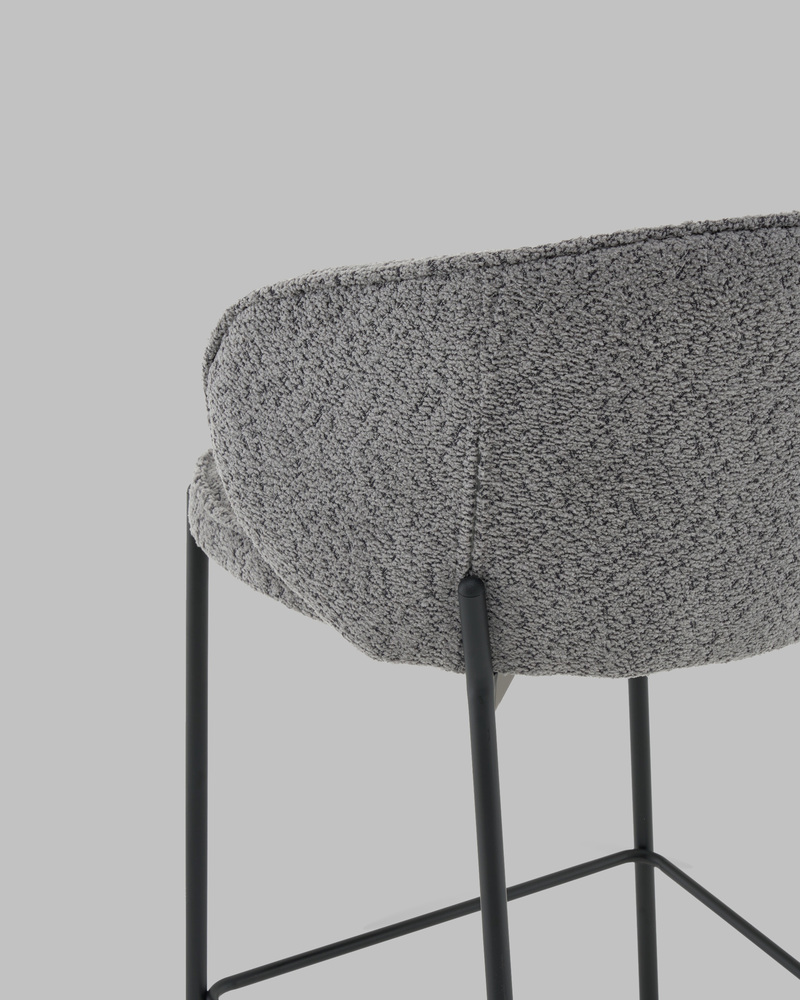 Стул полубарный