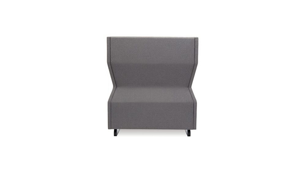 Кресло с высокой спинкой